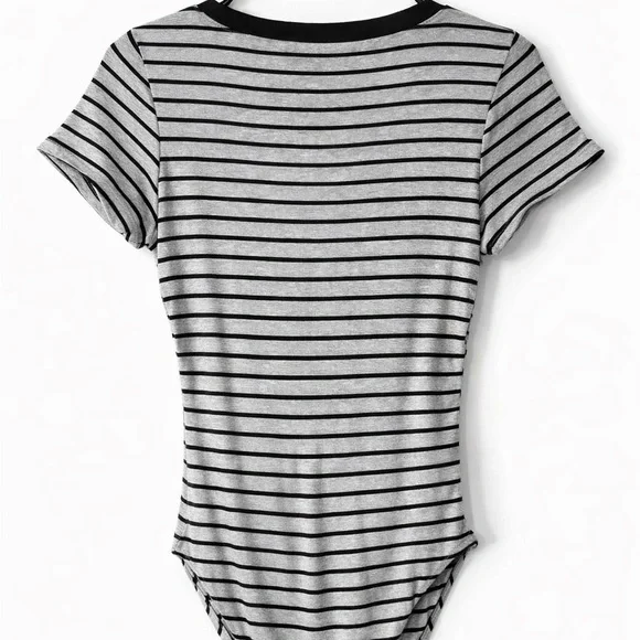Free People Gray Black Striped V-Neck Bodysuit XS Stretchy Fitted Top - Picture 2 of 3